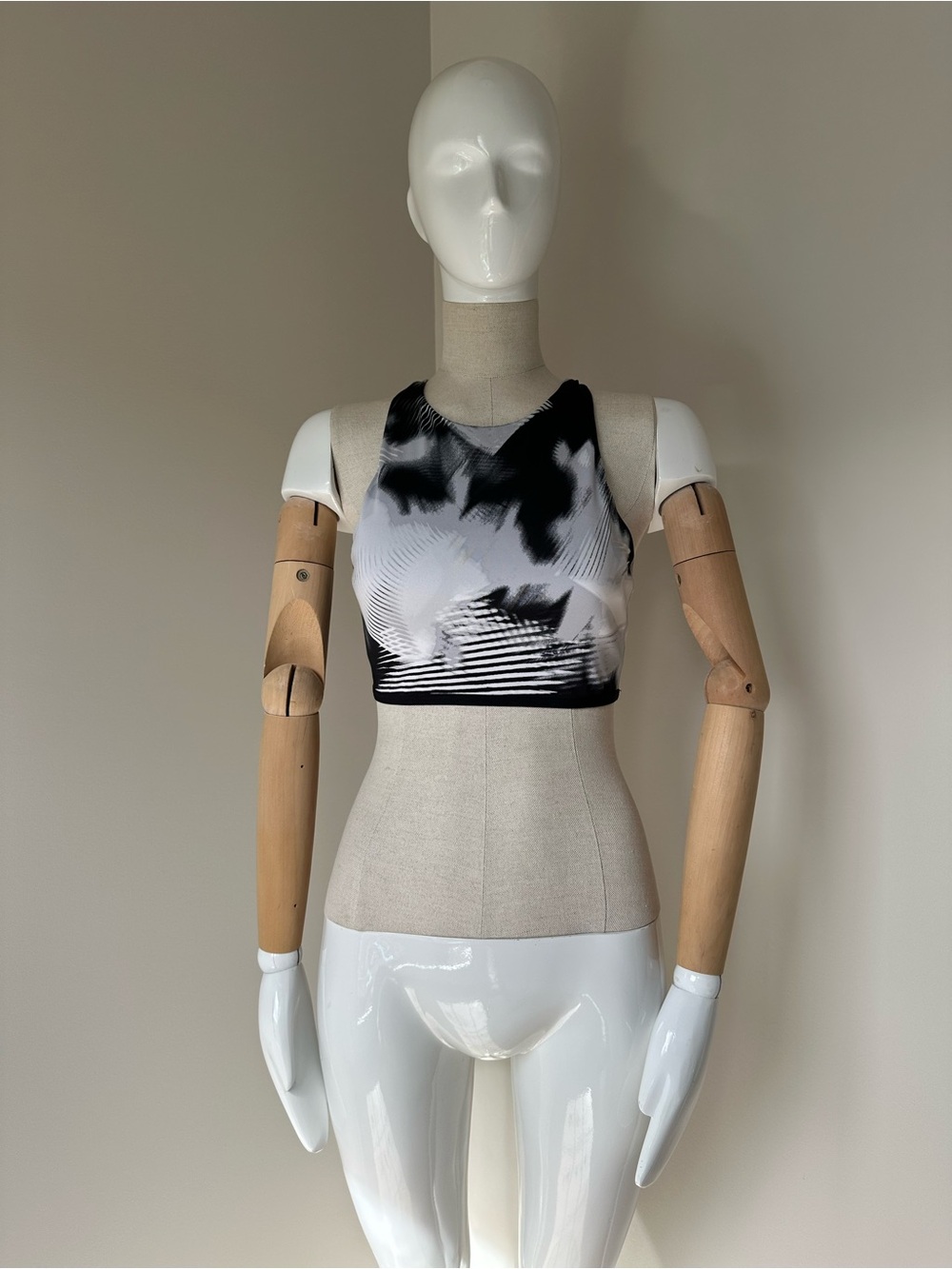Under Armour women’s sport bra size S-M